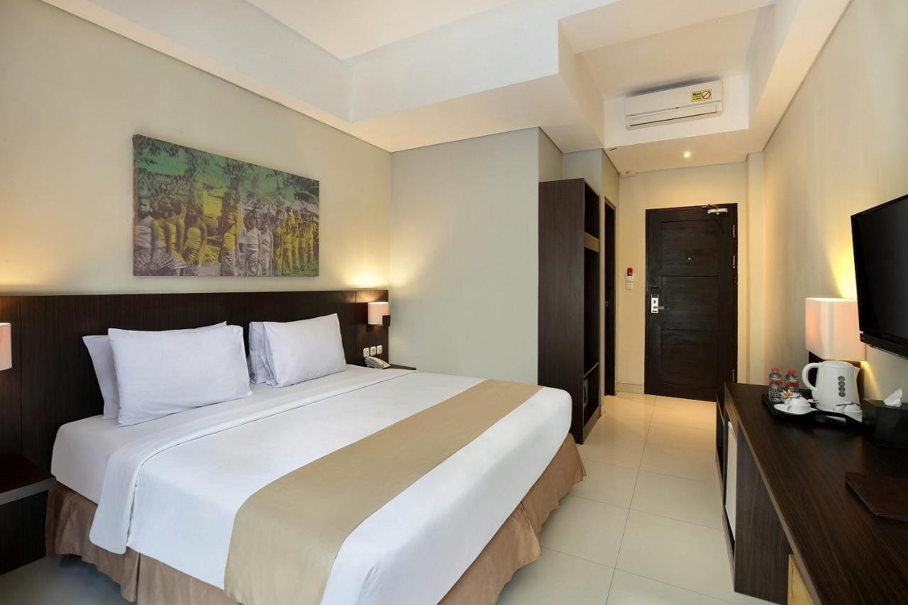 Kamar Deluxe Double di Tepi Kolam Renang