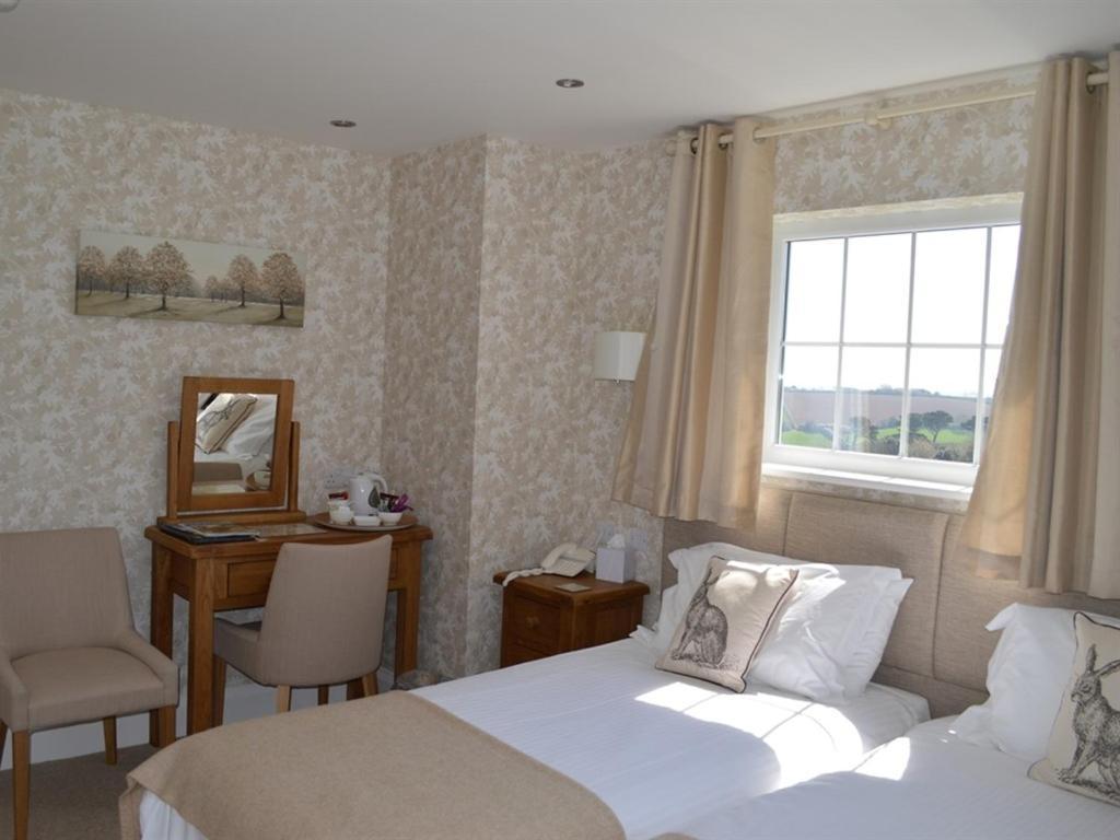 Double or Twin Room with Private Bathroom