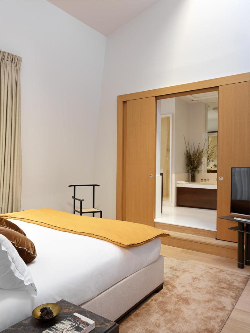 Three-Bedroom Deluxe Apartment