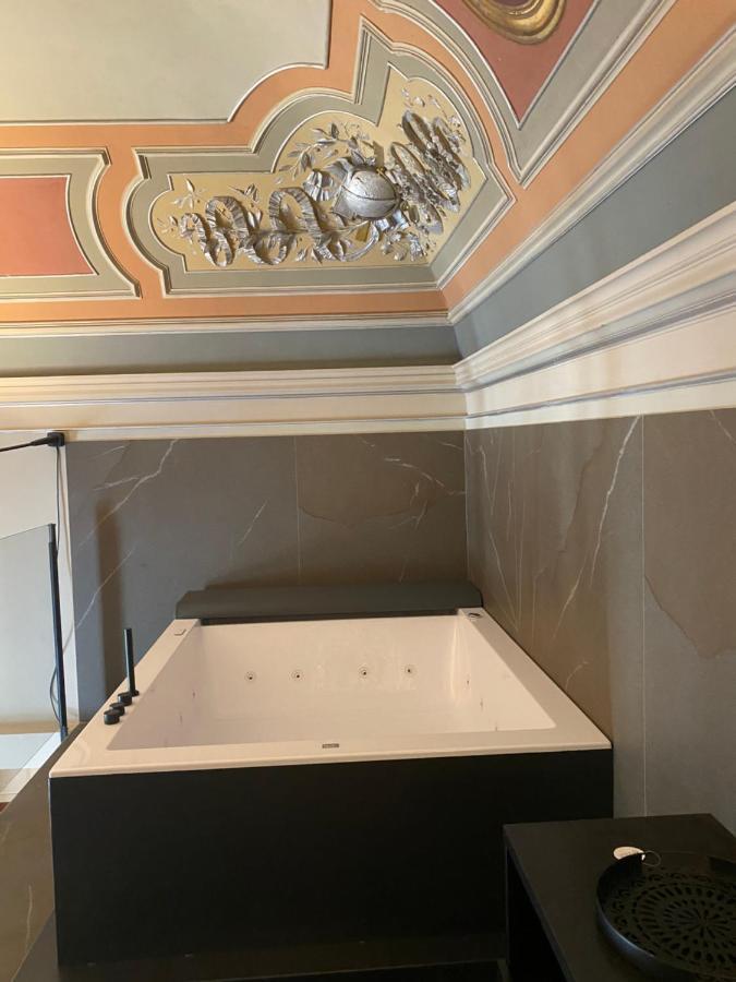 King Room with Spa Bath