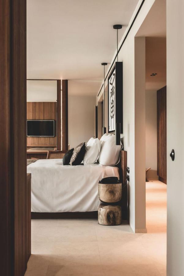 Signature Suite,1134560593:JPEG
