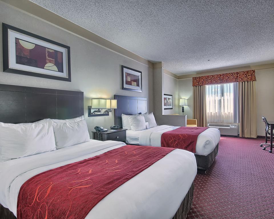 Double Suite with Two Double Beds - Non-Smoking