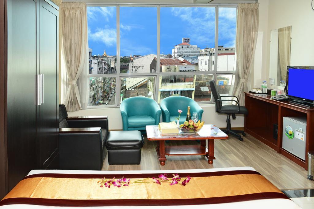 Deluxe Double or Twin Room with City View