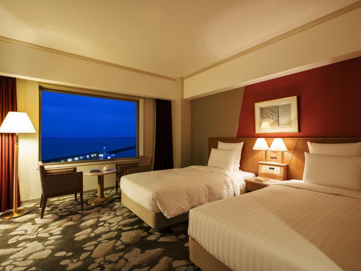 Twin Room with Sea View - Non-Smoking