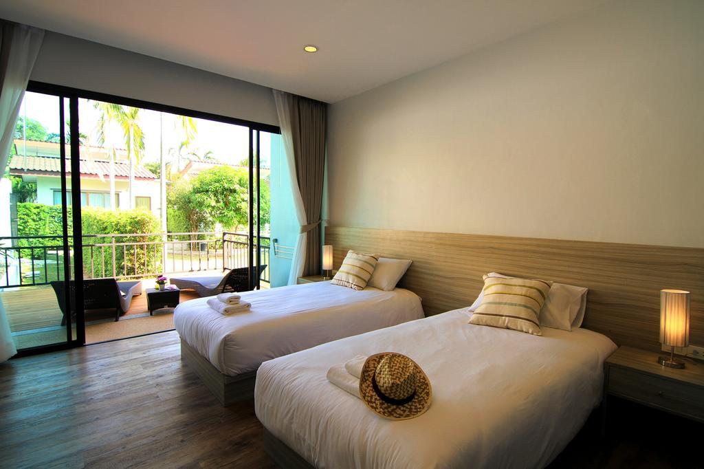 Superior Twin Room with Pool Access