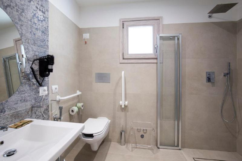 Double or Twin Room with Sea View