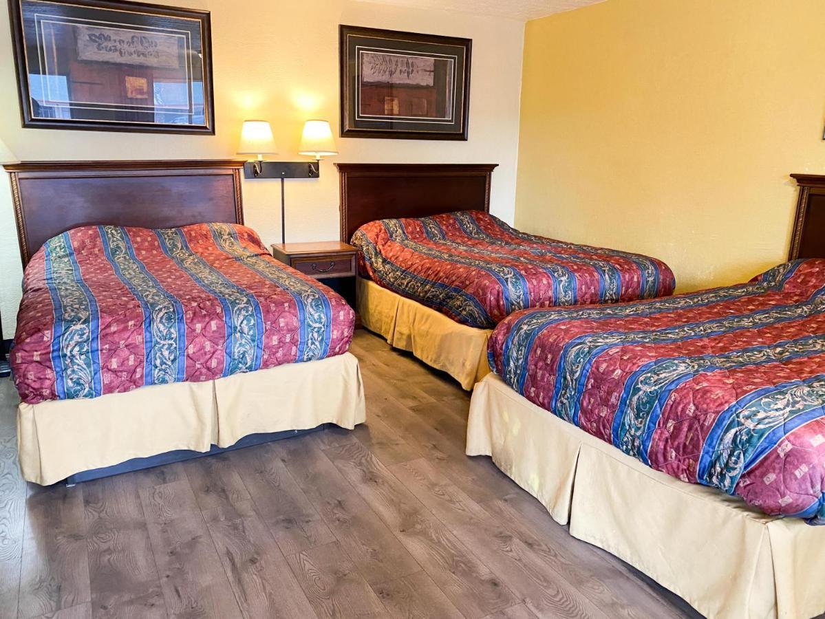 Basic Triple Room