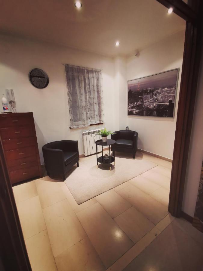 Double Room with Private External Bathroom,1142360689:JPEG