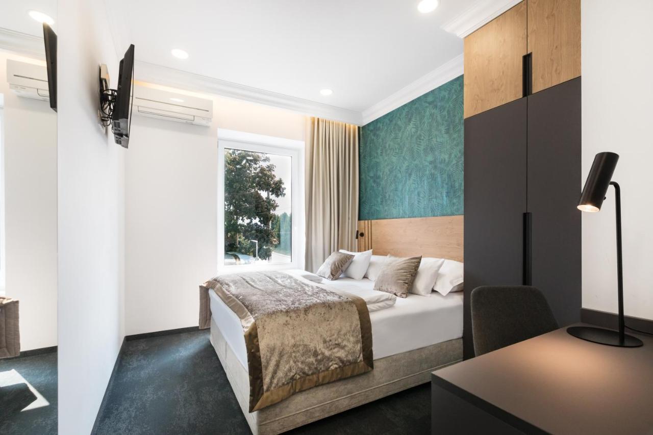Small Double Room,1137480370:JPEG