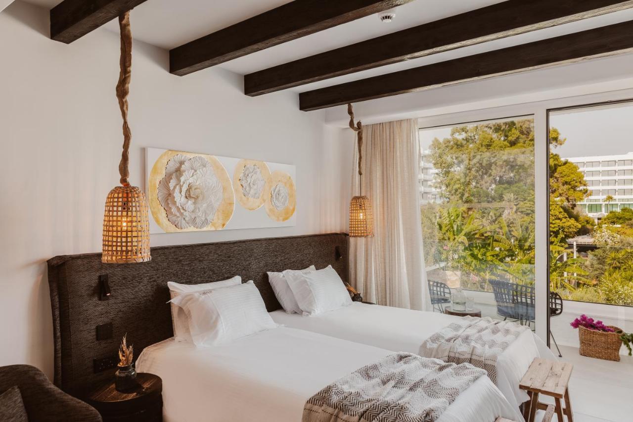 Deluxe Double Room Side Sea View