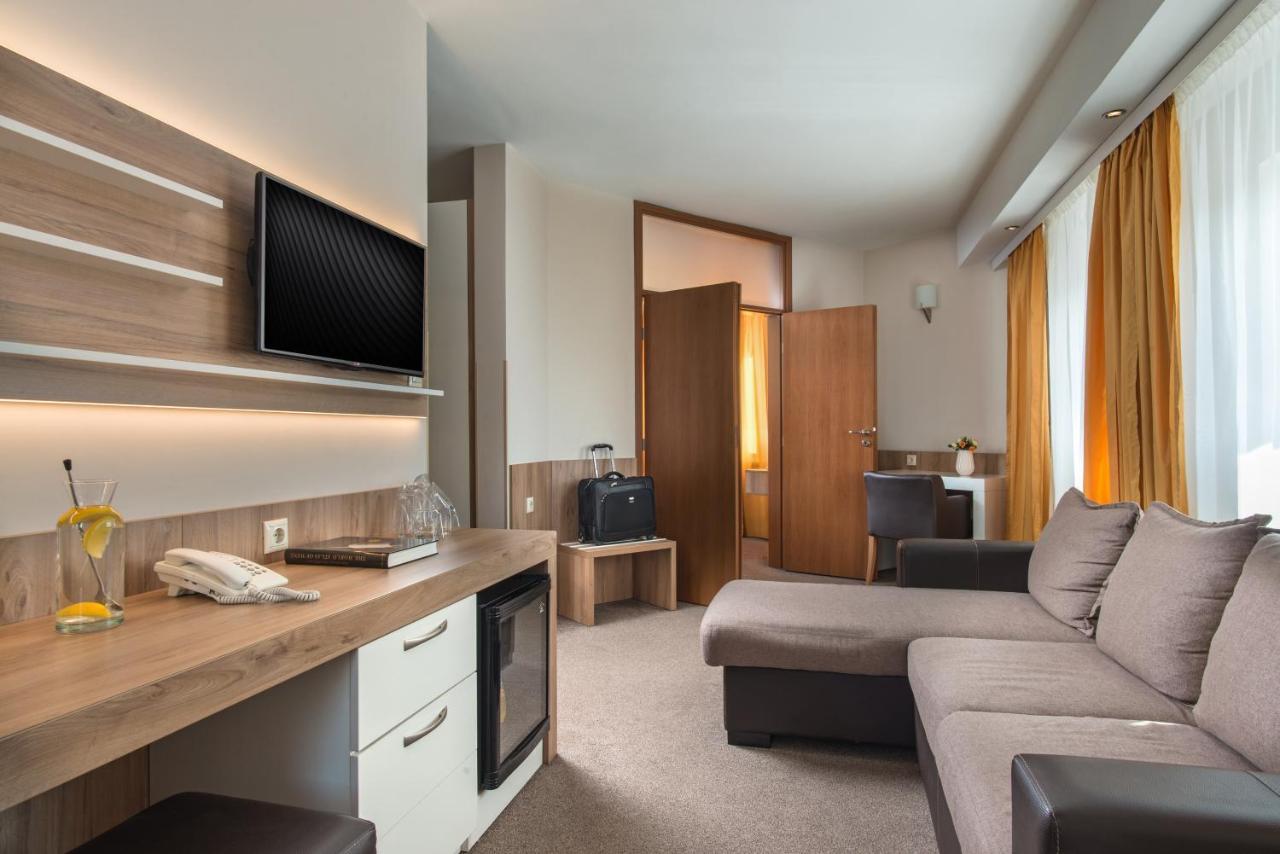 One-Bedroom Family Apartment,1611053763:JPEG