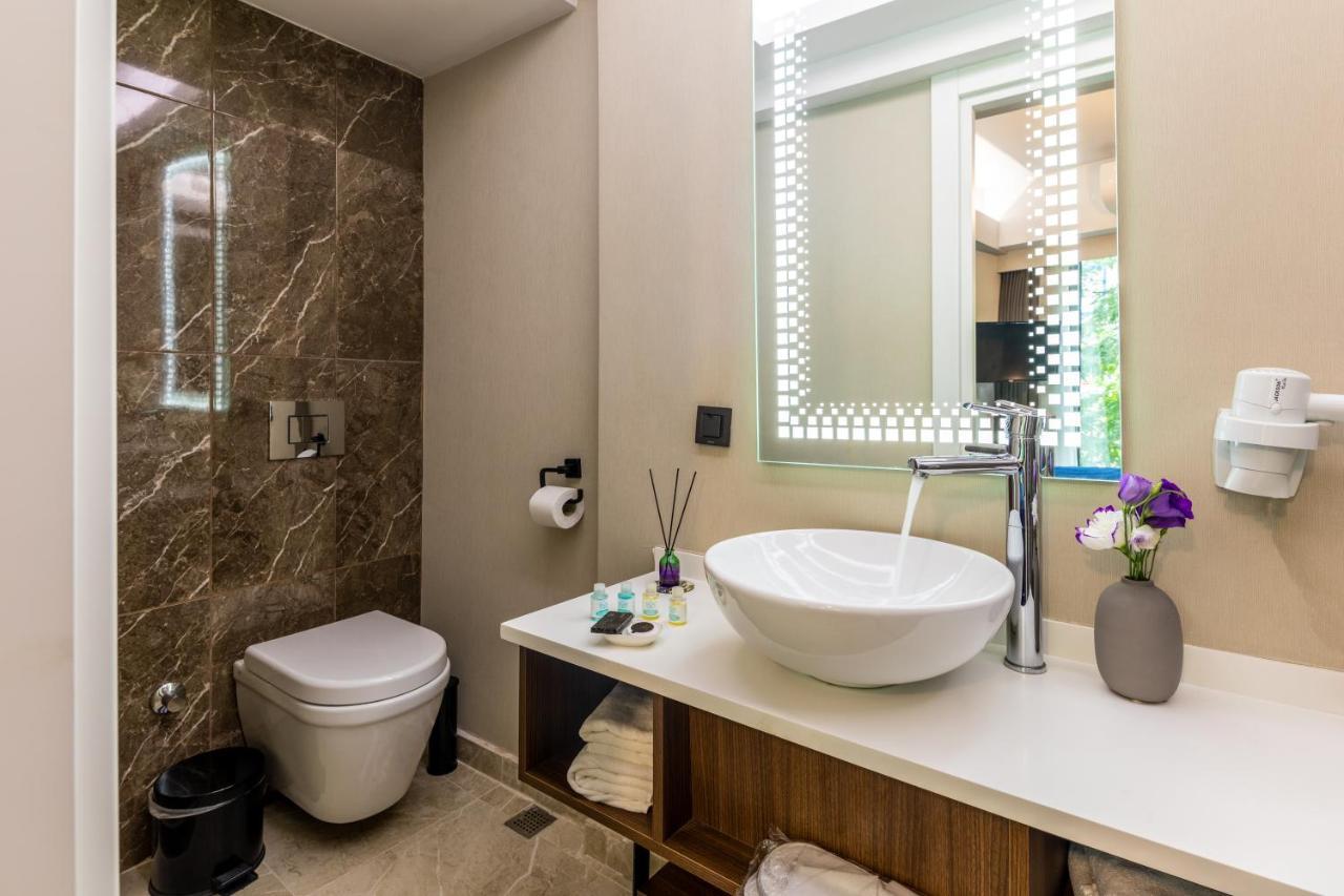 Double Room,1138655596:JPEG