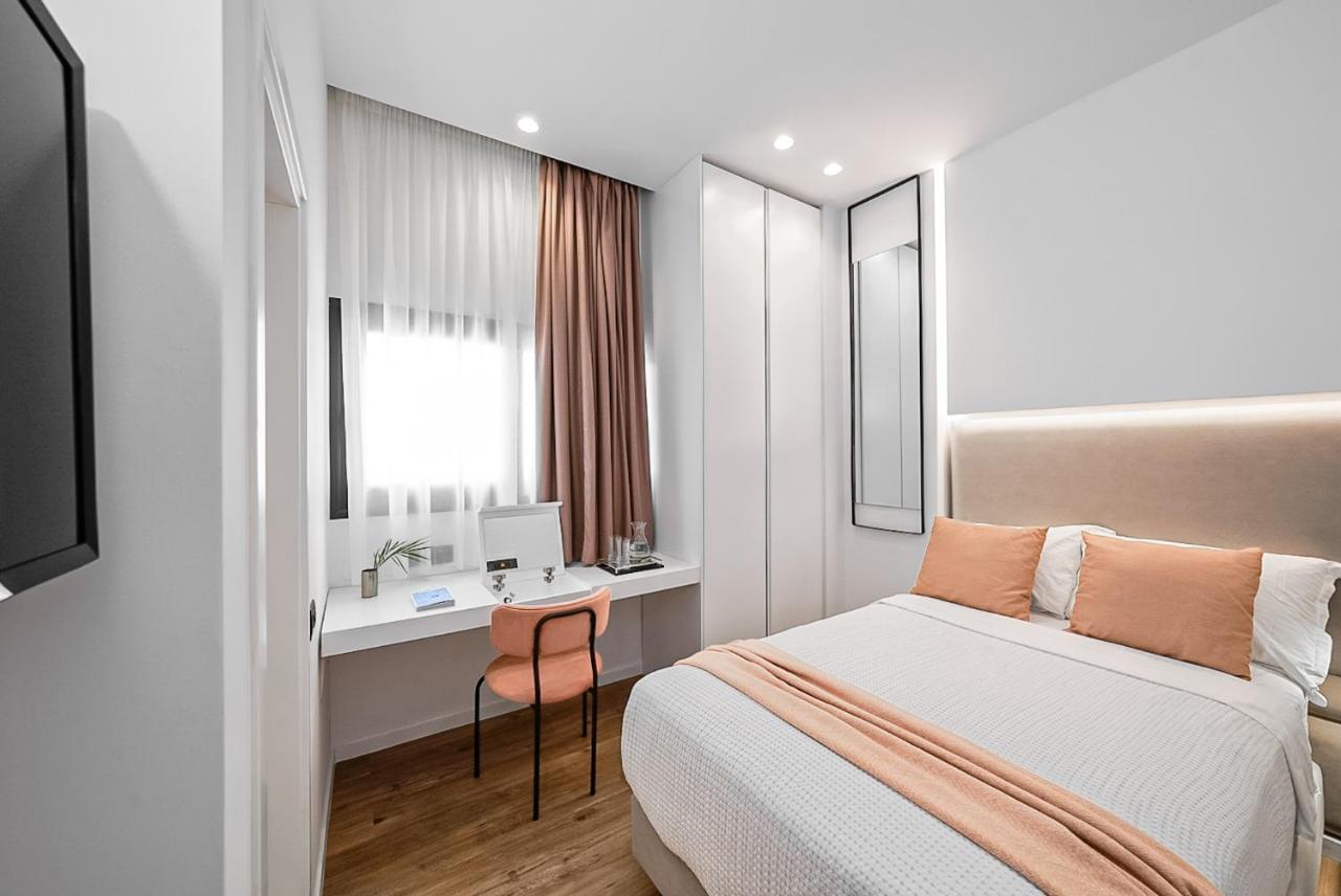 Small Single Room,1138809757:JPEG