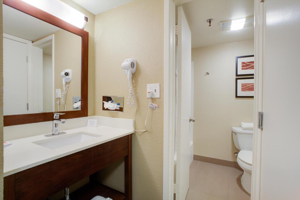 Deluxe Room, 1 King Bed with Whirlpool, Non Smoking