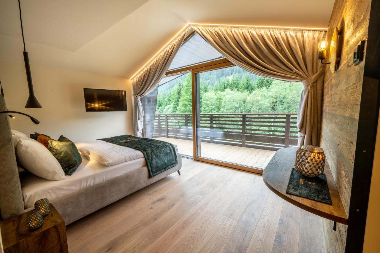 Suite with Mountain View