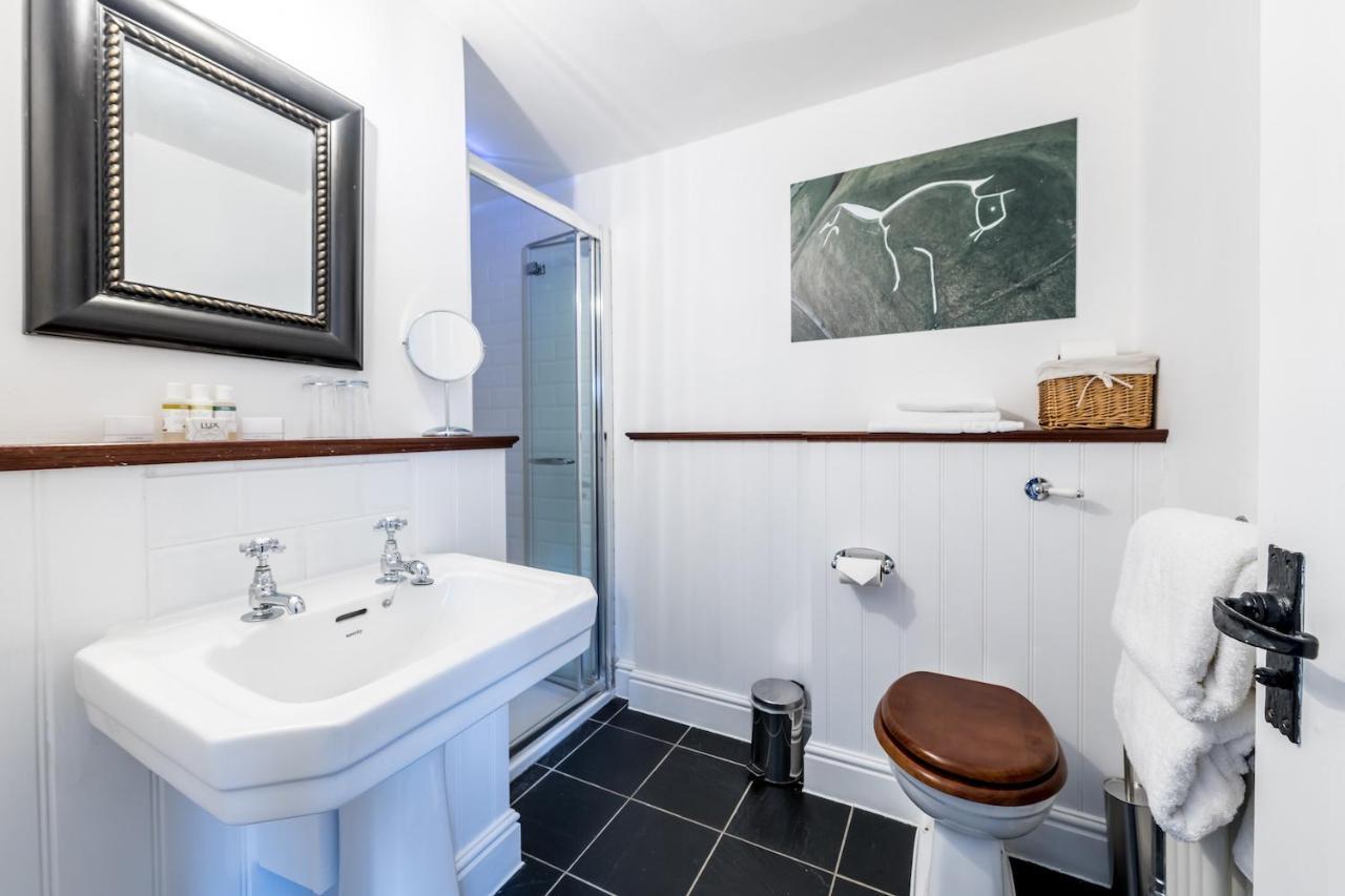 Double or Twin Room with Bathtub and Shower