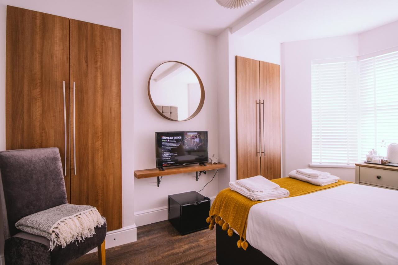Double Room with Shared Bathroom