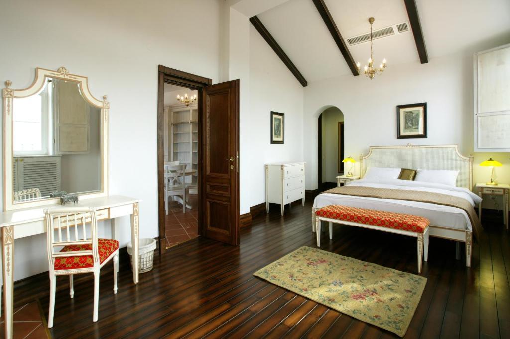 Limoges Suite with Access to Aqua Area