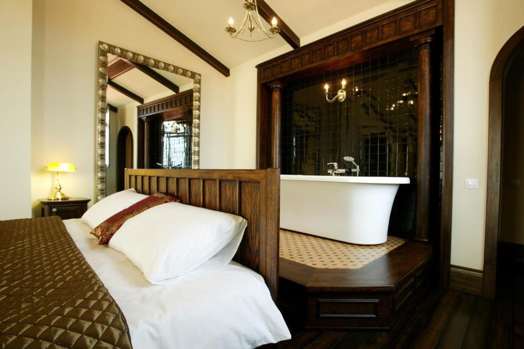 Saigon Suite with Access to Aqua Area