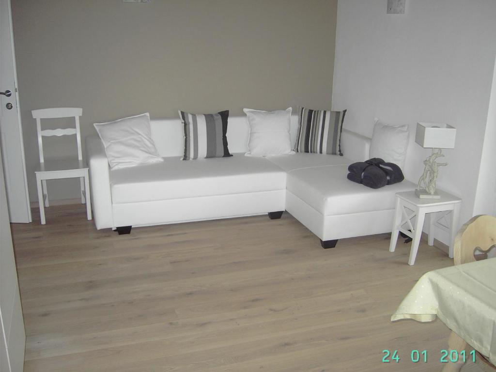 Two-Bedroom Apartment Balcony,51521899:JPEG