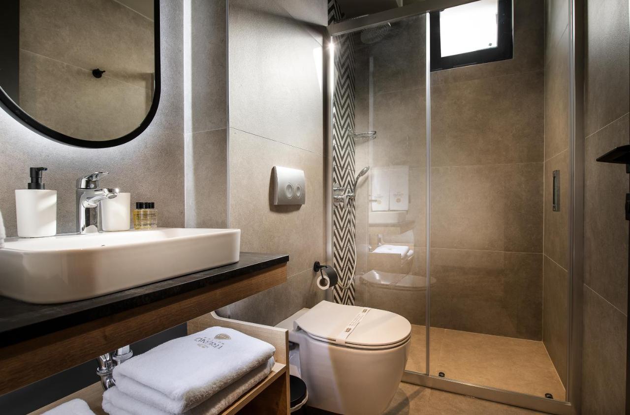 One-Bedroom Apartment LARGE