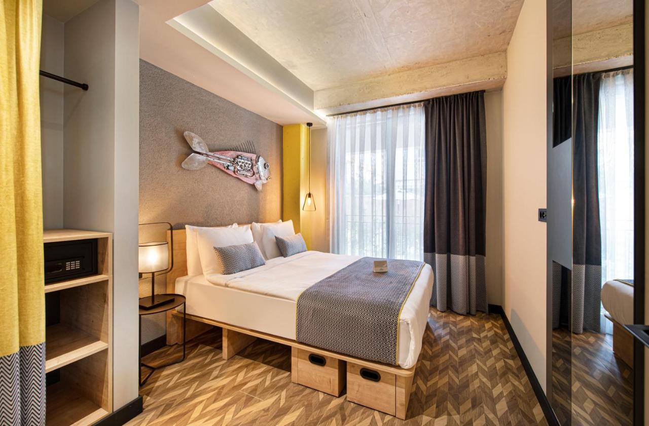 Two-Bedroom Apartment LARGE PLUS