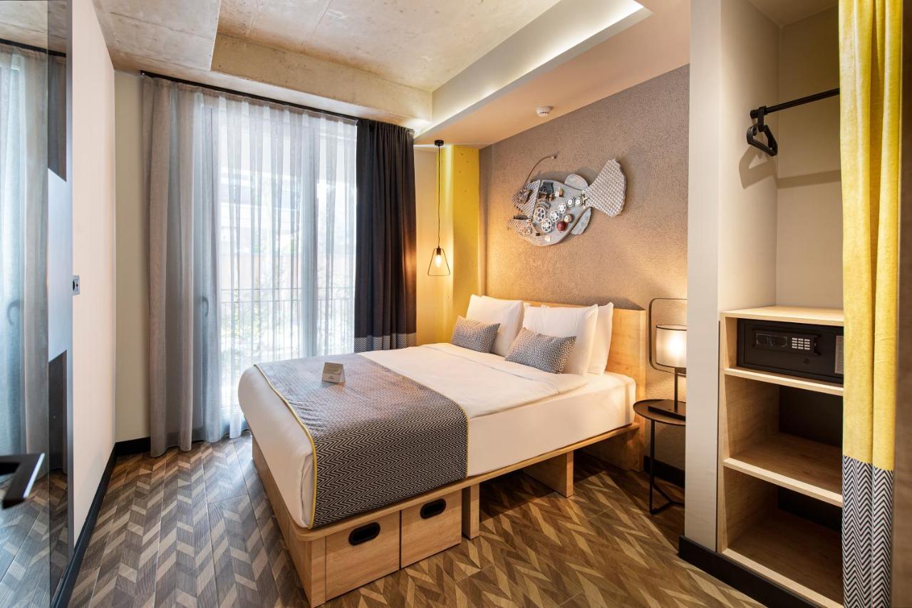 Two-Bedroom Apartment LARGE PLUS