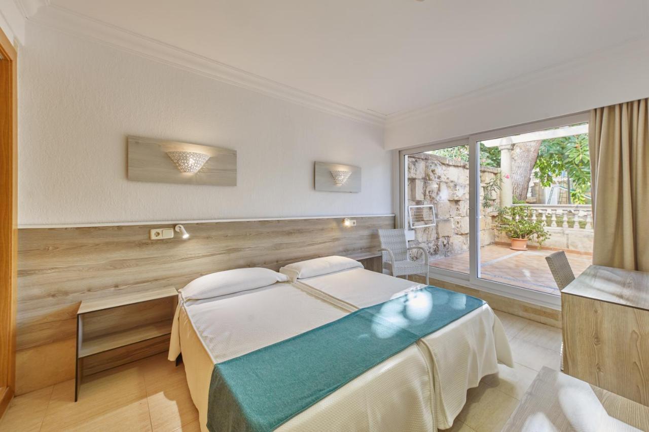 Apartment with Garden View