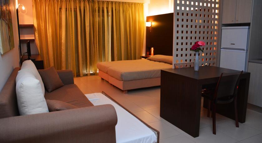 Studio (2 Adults)