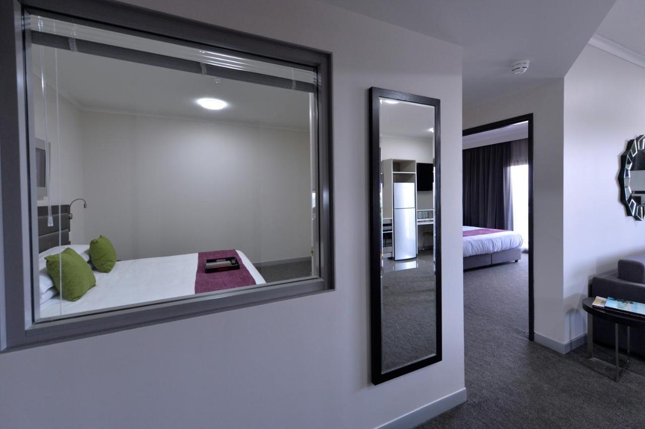 Three Bedroom Serviced Apartment Balcony,1219841932:JPEG