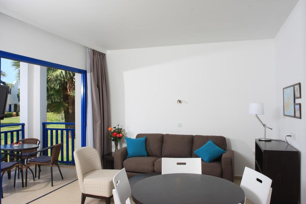 One-Bedroom Apartment with Garden View