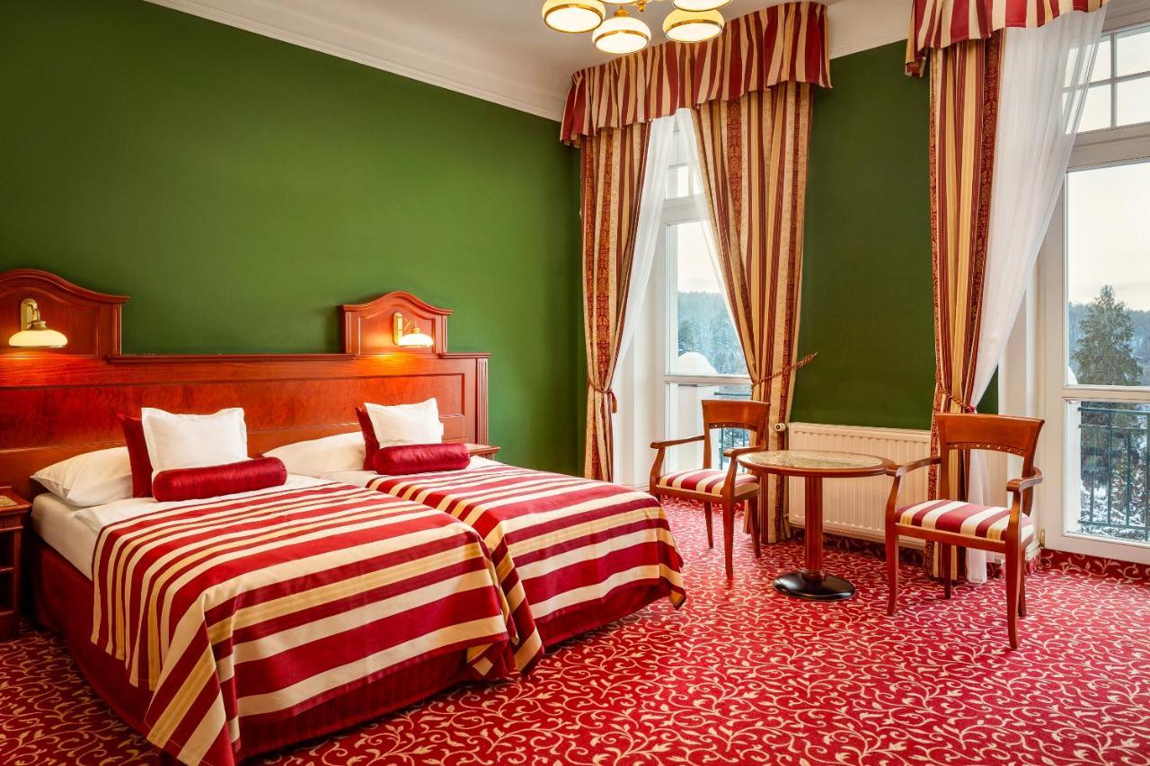 Junior Suite with Wellness and Fitness Access,1142360776:JPEG