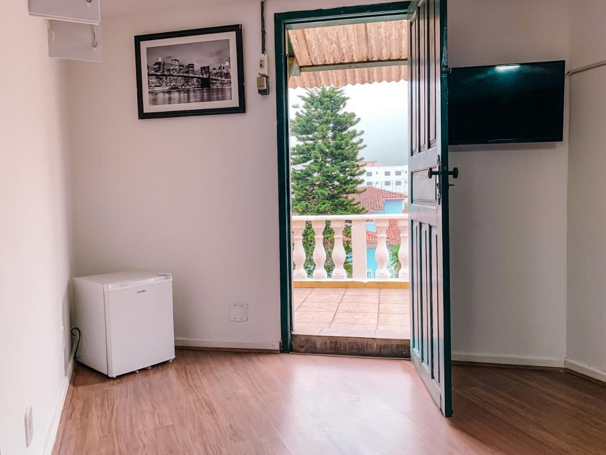 Quarto Triplo com Varanda