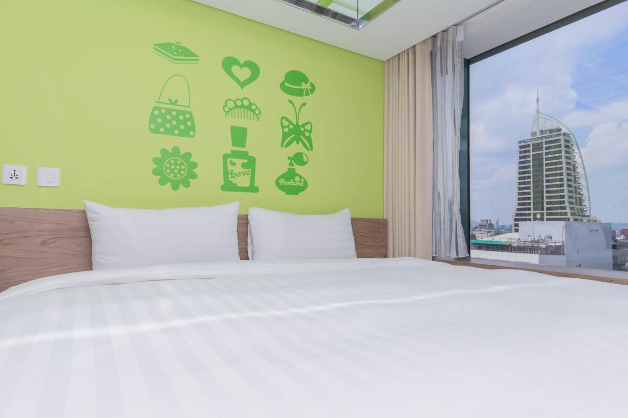 Classic Double Room with City View