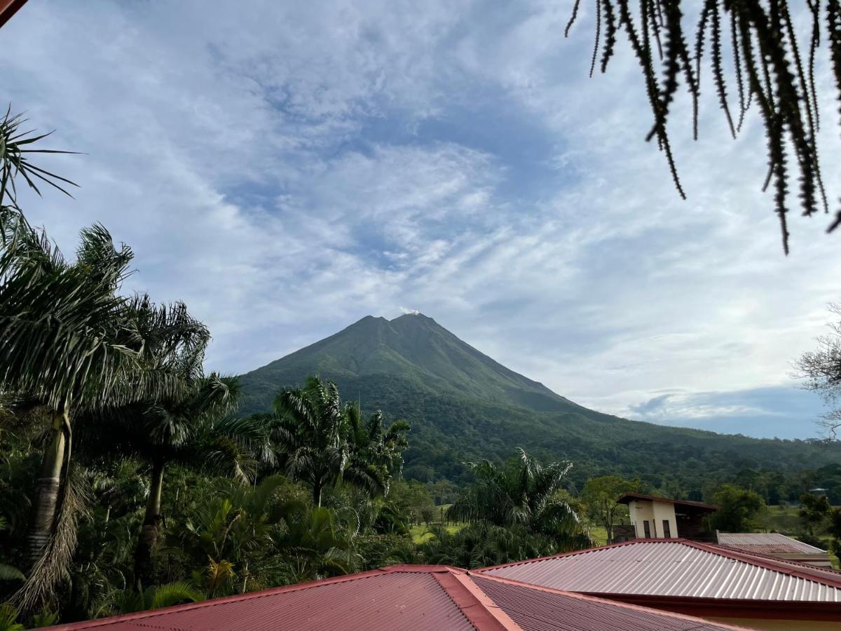 Villa Signature Romántica SELVA con vistas al volcán