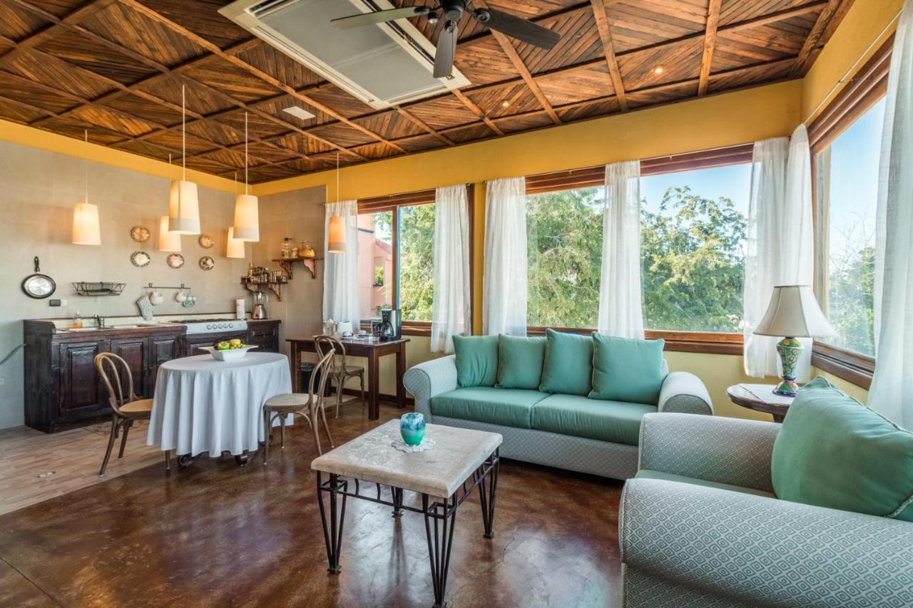 Studio Apartment with Sea View