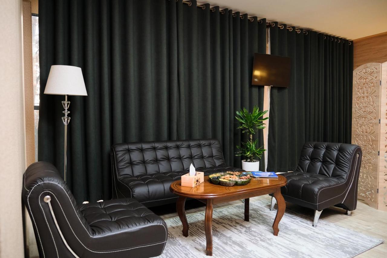 Suite with Garden View