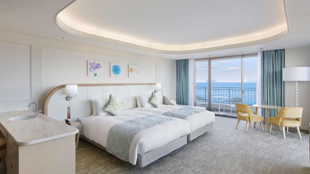 Deluxe Twin Room with Sea View - East Building -