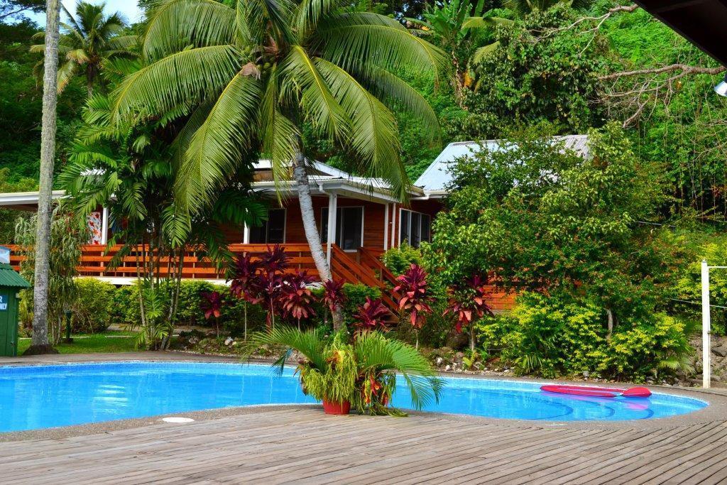 Four-Bedroom Cottage with Pool View