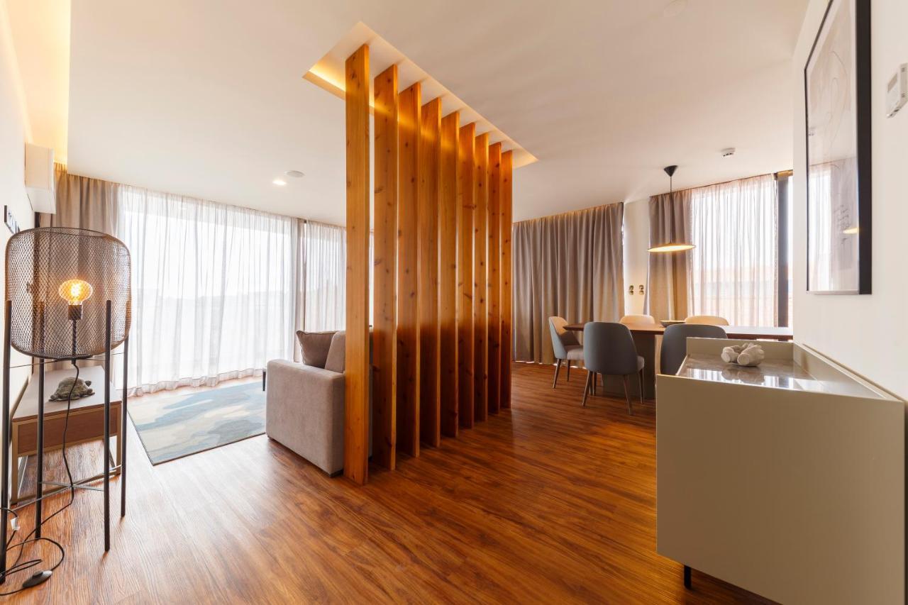 Superior Two-Bedroom Apartment with Marina View