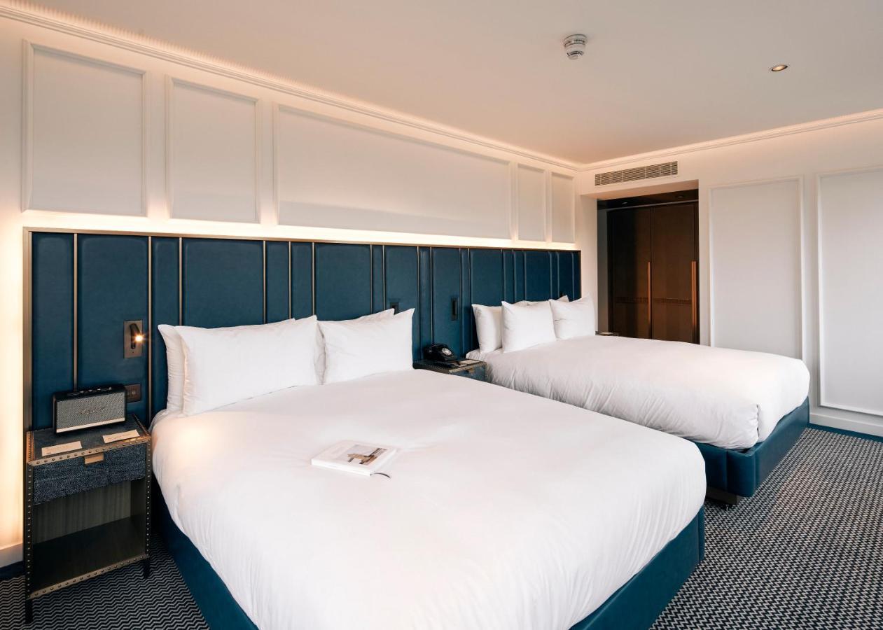 Family Room,1144368444:JPEG