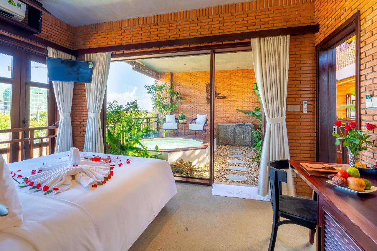 King Room with Spa Bath