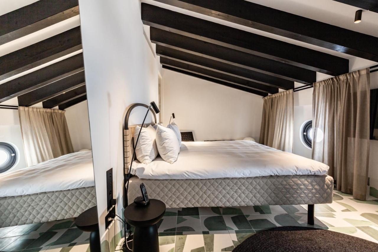 Superior Attic Room