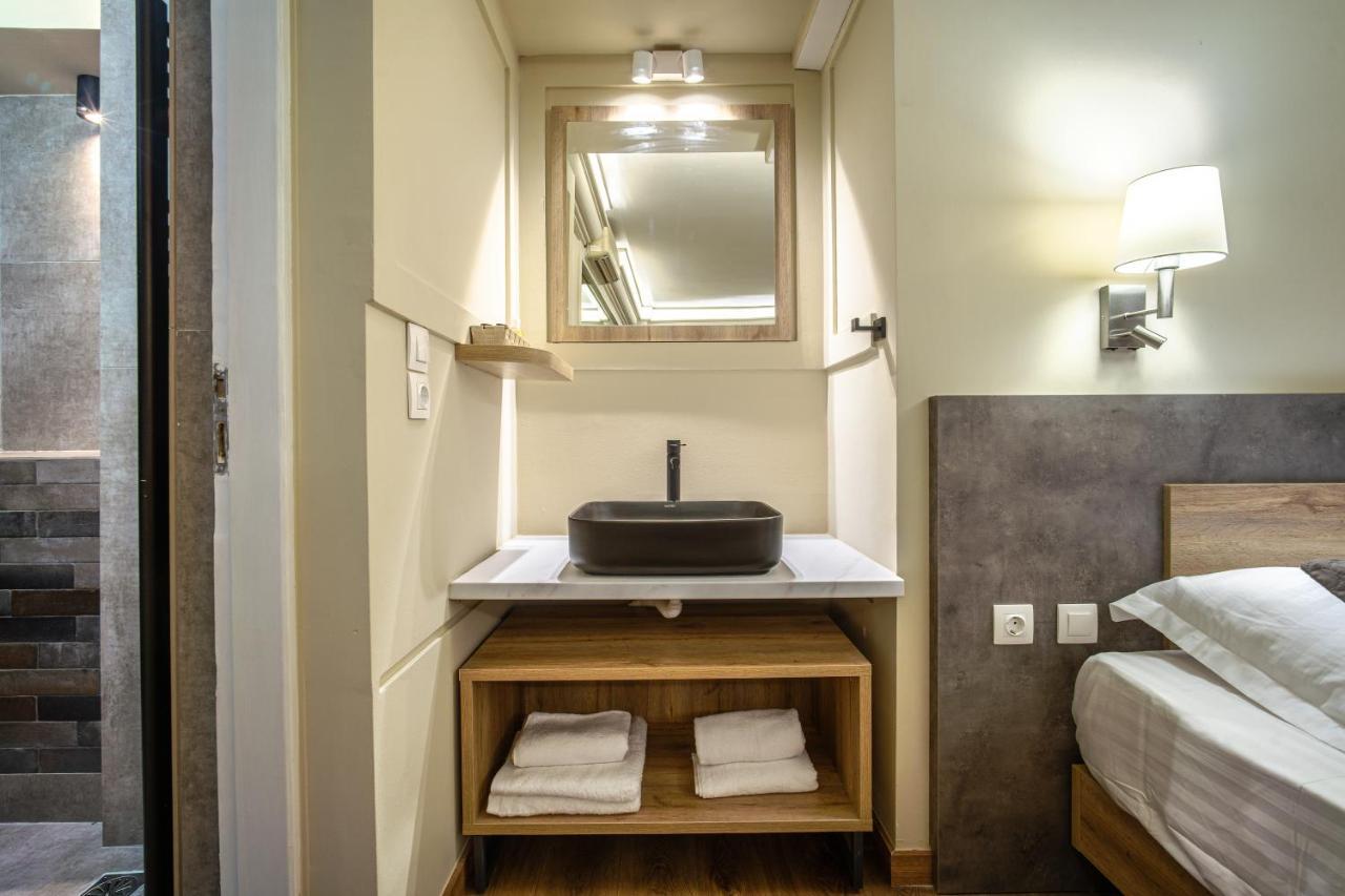 Double Room Semi-basement