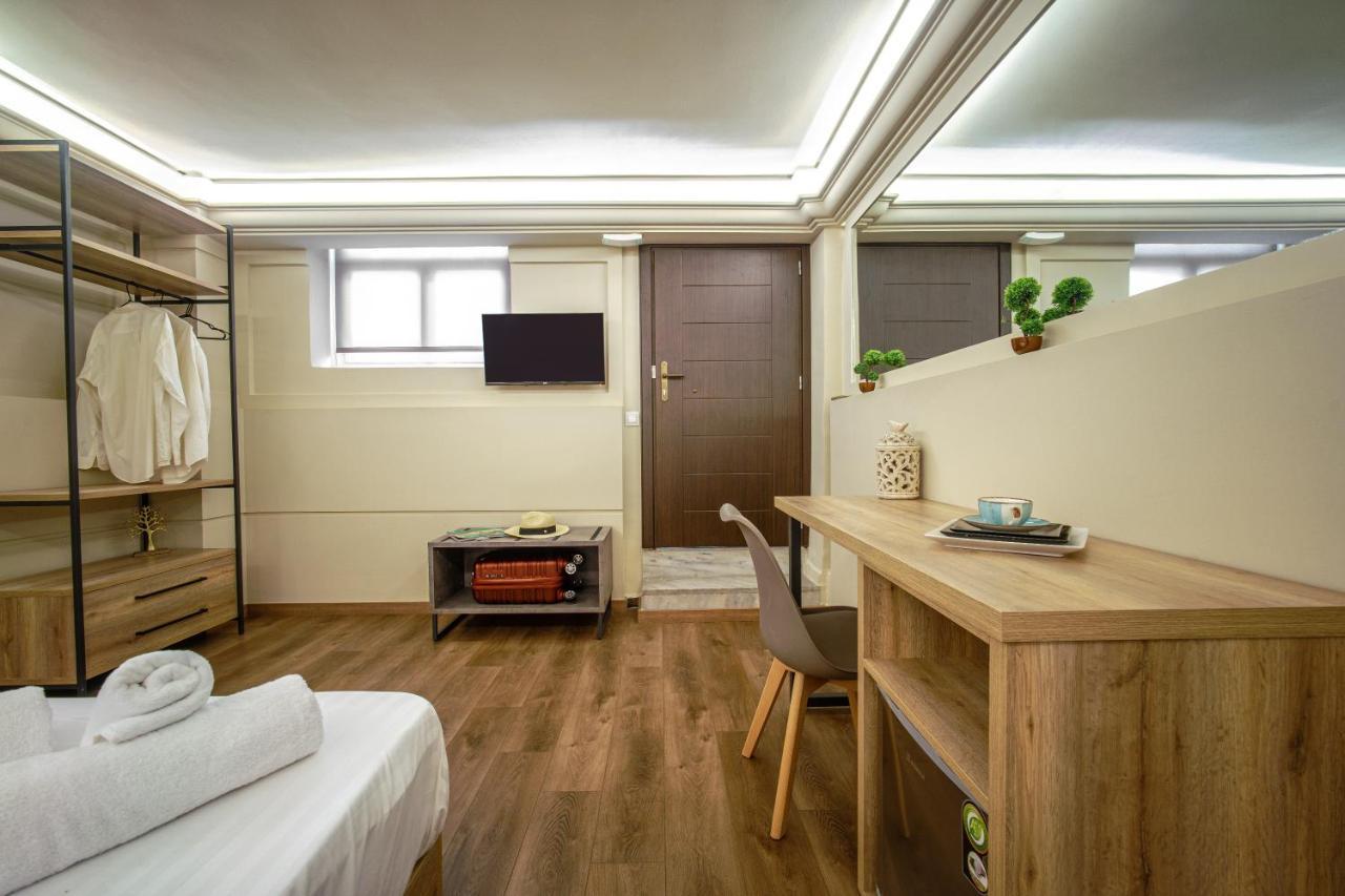 Double Room Semi-basement