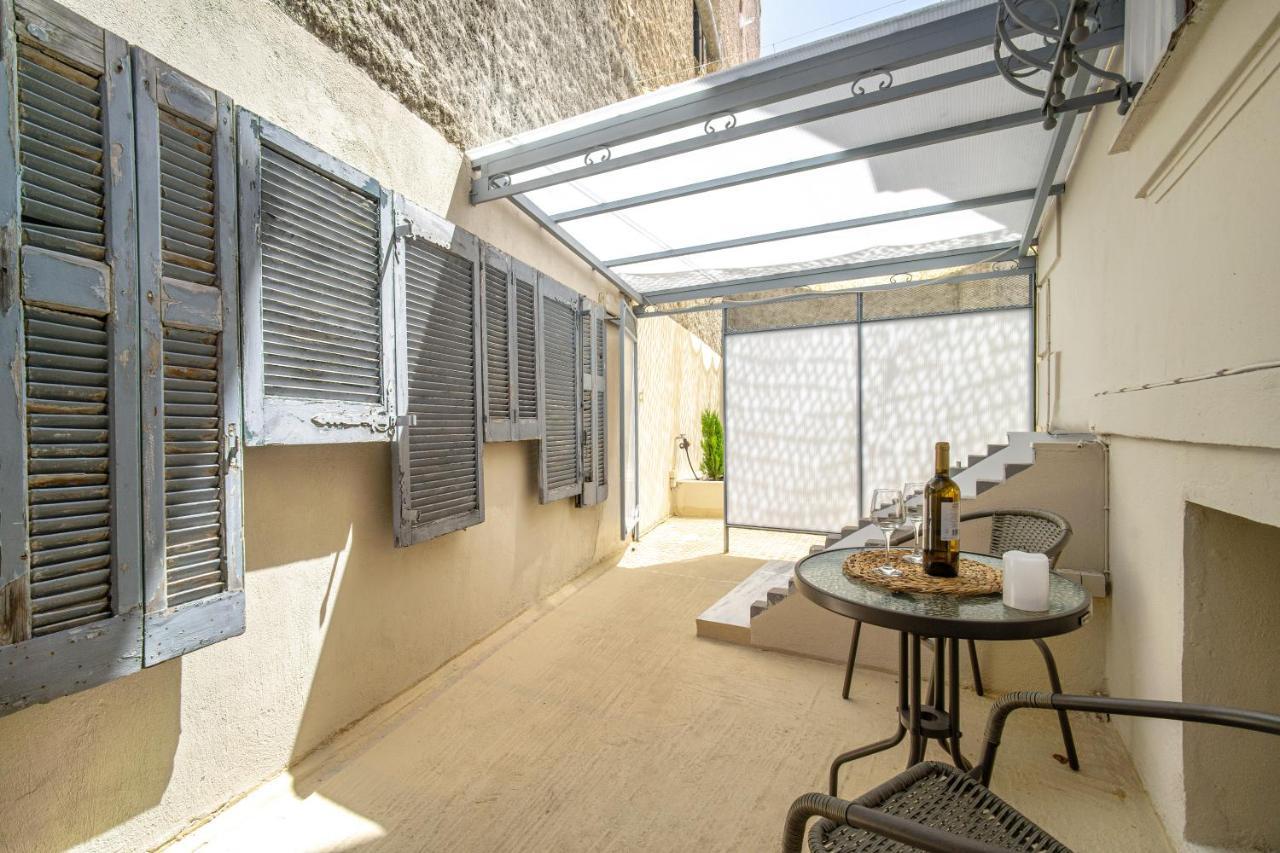 Double Room Semi-basement