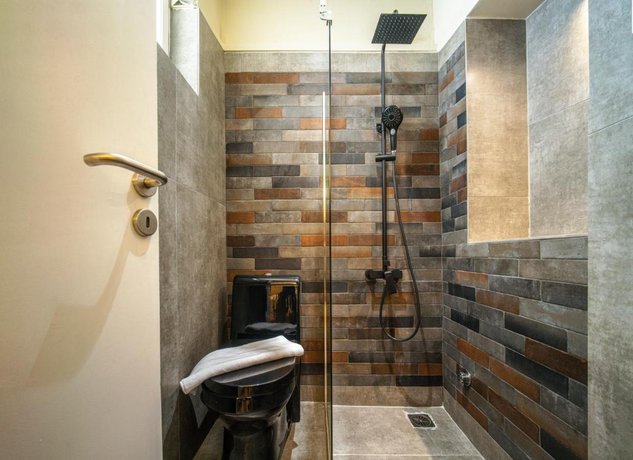 Double Room Semi-basement