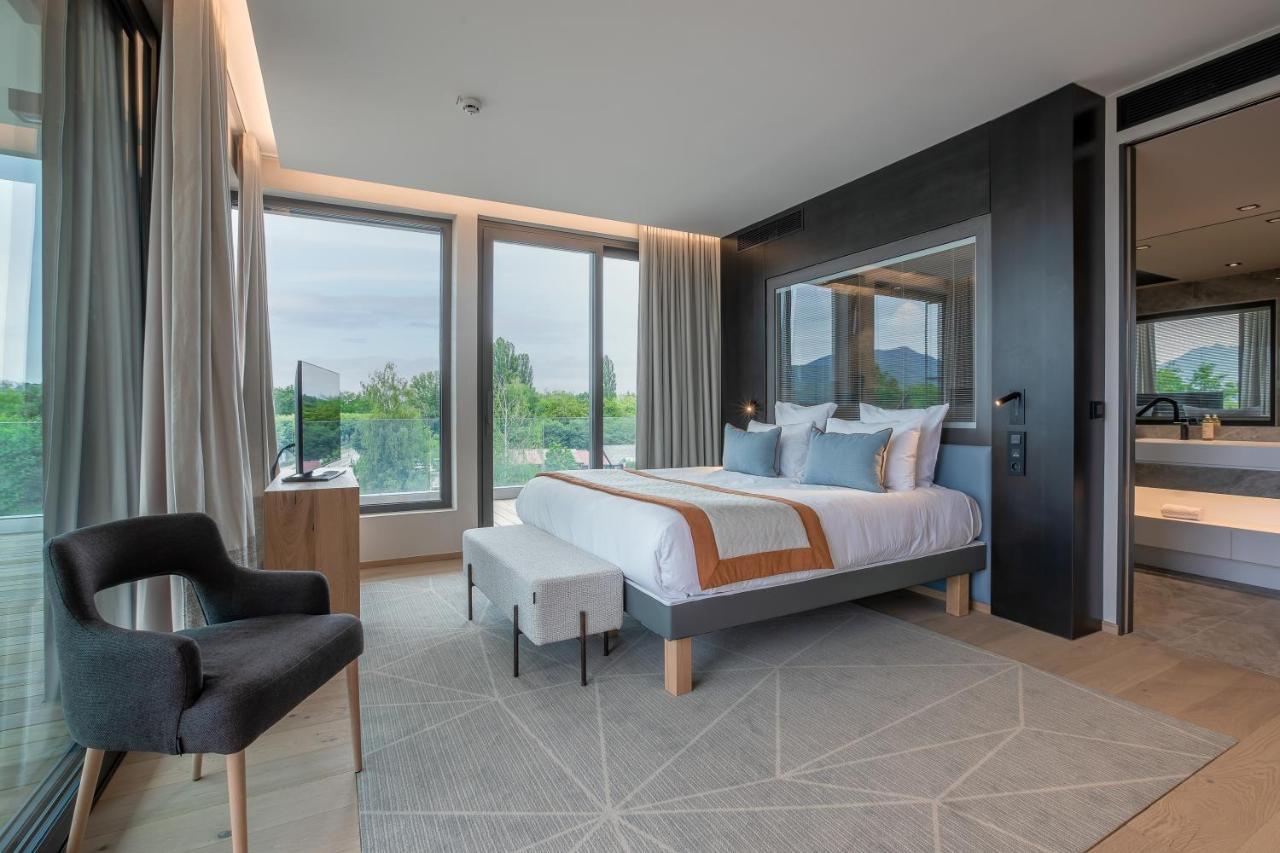 Penthouse with terrace - Lake Side with complimentary spa access
