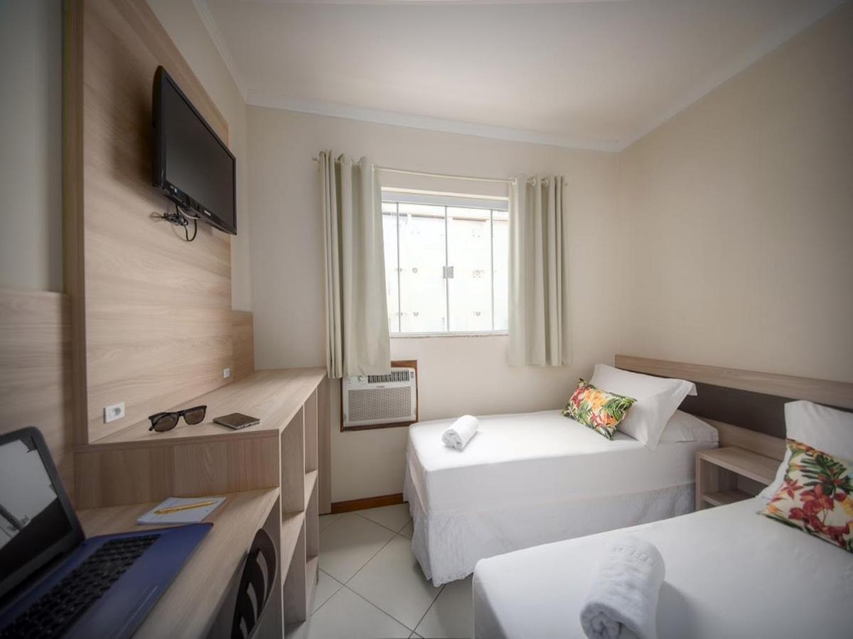 Apartamento con 2 dormitorios y vistas laterales al mar