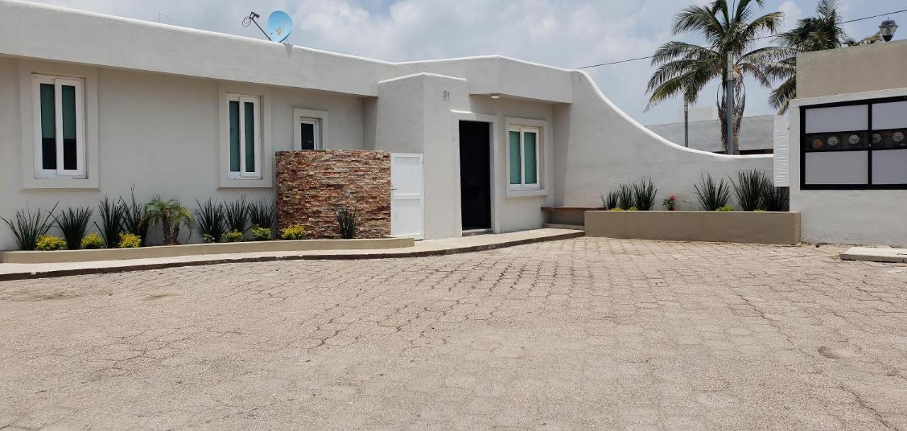 Deluxe Double Room (1 adult + 2 children)